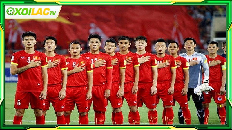 Số người thi đấu trong bóng đá là gì?